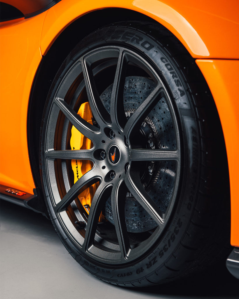 Photo McLaren roue